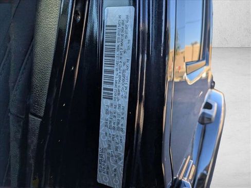 Used 2019 Jeep Wrangler Unlimited Sahara image 25