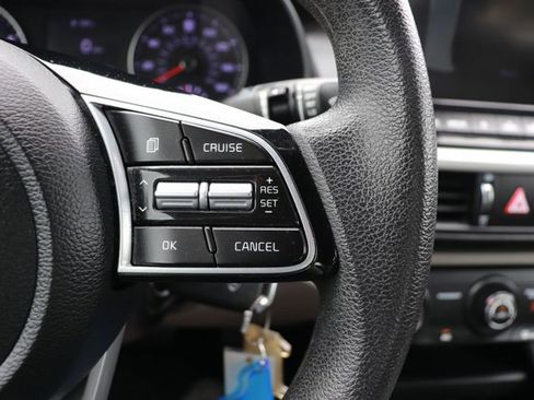 Used 2020 Kia Forte LXS FWD image 19