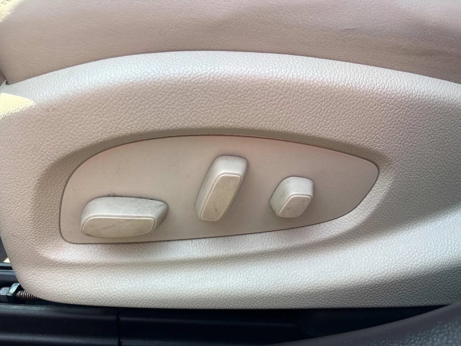 Used 2014 Buick LaCrosse Leather FWD image 24