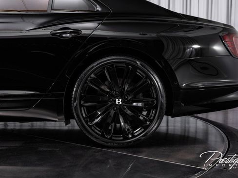 Used 2023 Bentley Flying Spur W12 image 10