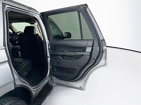 Used 2024 Ford Expedition XLT image 33