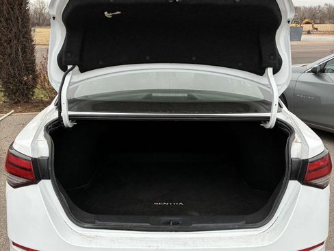 Used 2025 Nissan Sentra SV image 19