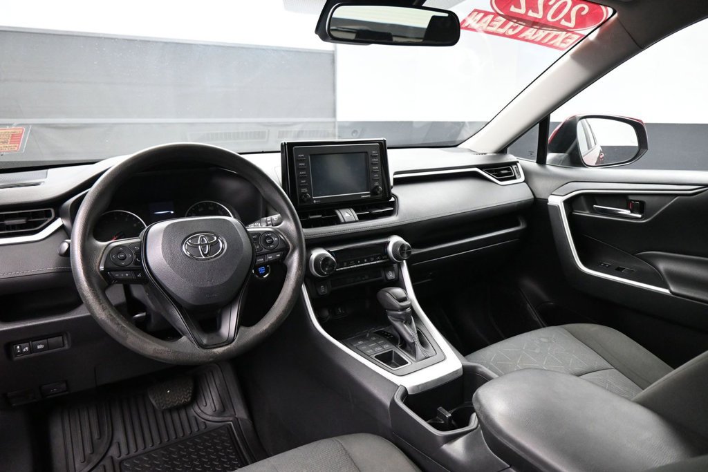 Used 2022 Toyota RAV4 XLE AWD/4WD image 9
