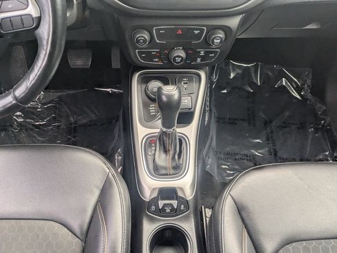 Used 2019 Jeep Compass Latitude w/ Cold Weather Group AWD/4WD image 6
