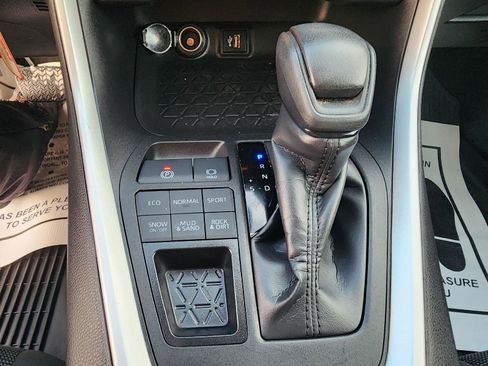 Used 2024 Toyota RAV4 LE image 15