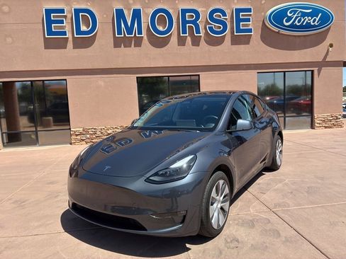 Used 2023 Tesla Model Y Long Range AWD/4WD image 1