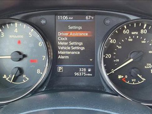 Used 2021 Nissan Rogue Sport S image 11