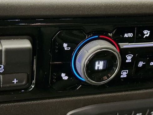 Used 2025 Chevrolet Silverado 2500 LT image 21