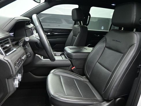 Used 2023 GMC Yukon Denali image 7