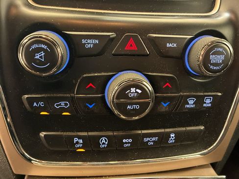 Used 2017 Jeep Grand Cherokee Laredo w/ Quick Order Package 23E AWD/4WD image 15