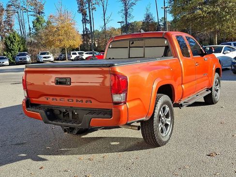Used 2016 Toyota Tacoma TRD Sport w/ Towing Package image 6