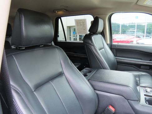 Used 2024 Ford Expedition XLT AWD/4WD image 34