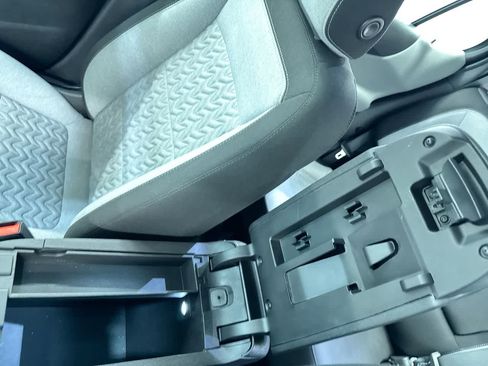 Used 2024 Chevrolet Equinox LS w/ Driver Confidence II Package image 28