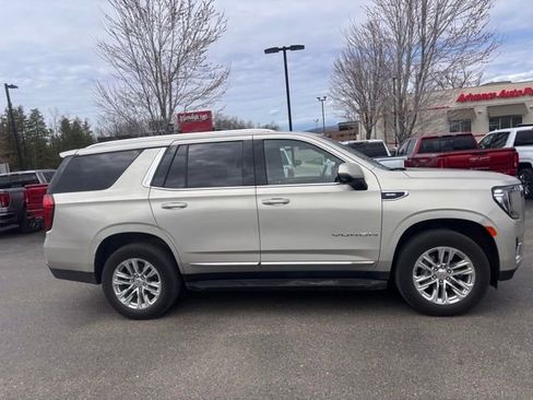 Used 2024 GMC Yukon SLT w/ SLT Luxury Package AWD/4WD image 5