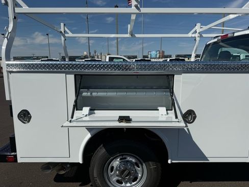 New 2026 Ford F250 XL w/ XL Chrome Package AWD/4WD image 8