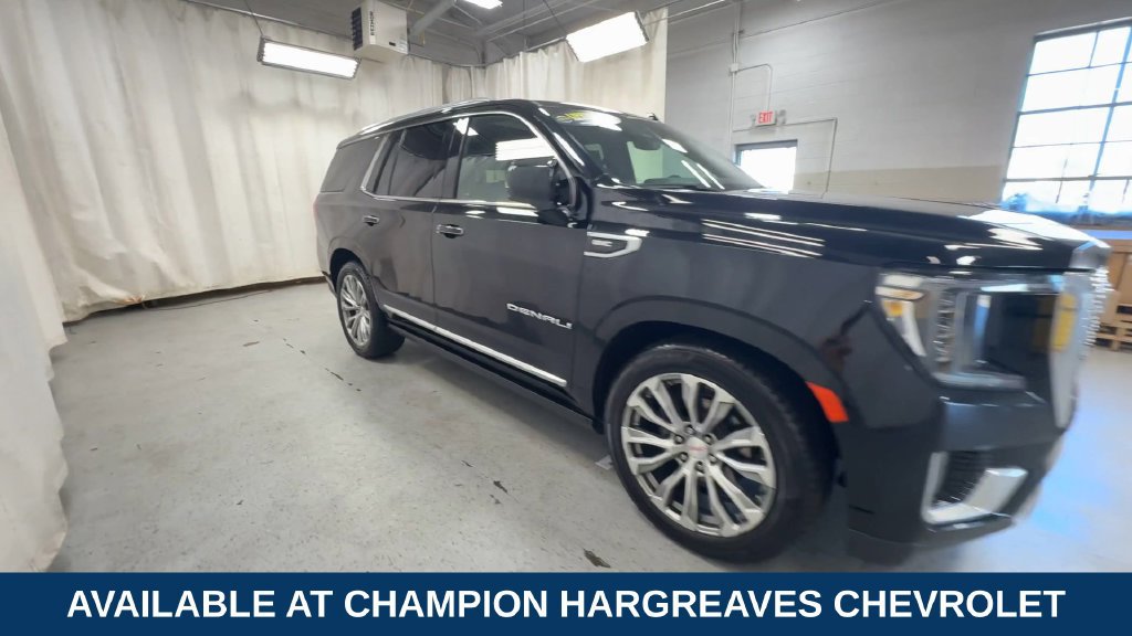 Used 2022 GMC Yukon Denali w/ Denali Premium Package AWD/4WD image 2