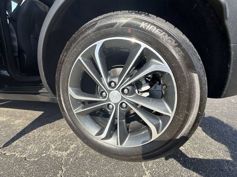 Certified 2023 Buick Encore GX Essence FWD image 34