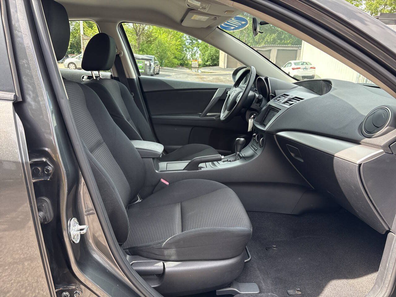 Used 2012 MAZDA MAZDA3 i Touring FWD image 25