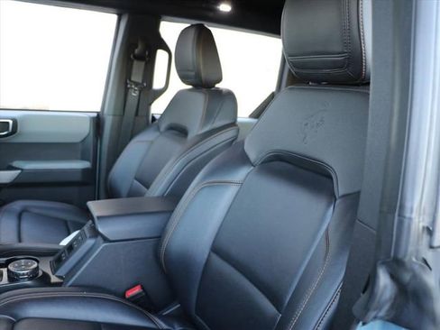 Used 2023 Ford Bronco Badlands image 21