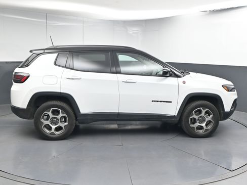 Used 2022 Jeep Compass Trailhawk w/ Trailhawk Elite Group image 9