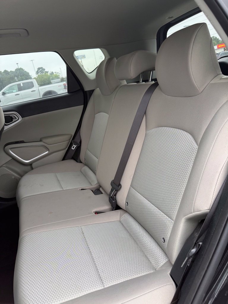 Used 2023 Kia Soul LX FWD image 12