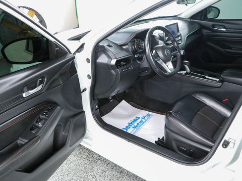 Used 2021 Nissan Altima 2.5 SR FWD image 3