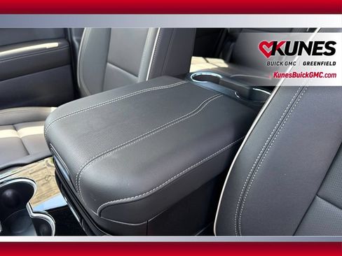 New 2026 GMC Yukon Elevation AWD/4WD image 25