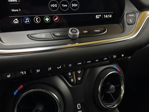 Used 2025 Chevrolet Blazer LT FWD image 46