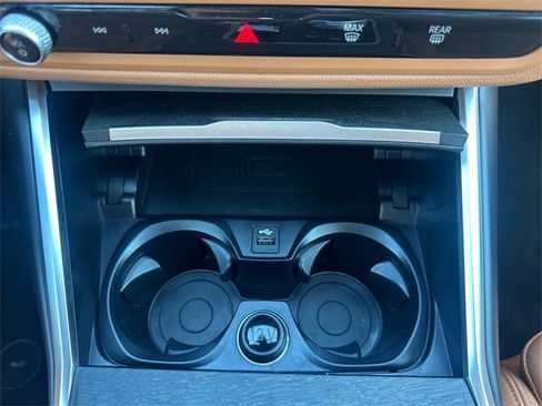 Used 2024 BMW 330i xDrive Sedan w/ Premium Package image 18