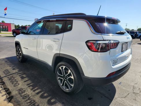 Used 2022 Jeep Compass Limited AWD/4WD image 5