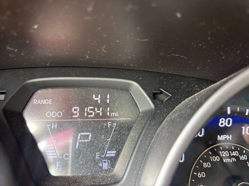 Used 2013 Hyundai Elantra GLS w/ Preferred Pkg FWD image 13