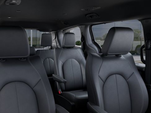 New 2026 Chrysler Pacifica Select image 26