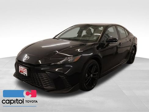 Used 2025 Toyota Camry SE FWD image 5