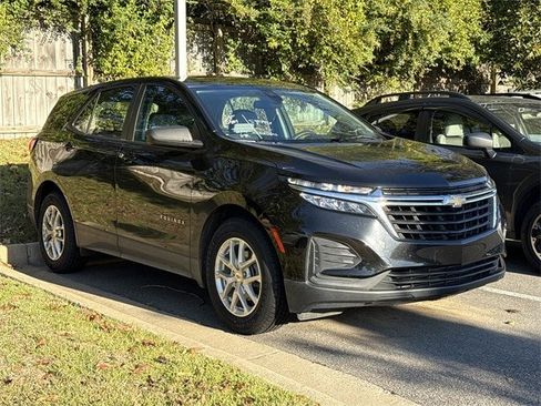 Used 2022 Chevrolet Equinox LS image 6