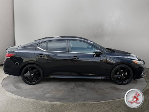 Used 2023 Nissan Sentra SR w/ Midnight Edition Package FWD image 8