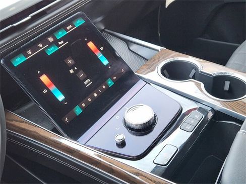 Used 2026 Cadillac Escalade Platinum Sport w/ LPO, ONYX Package image 15