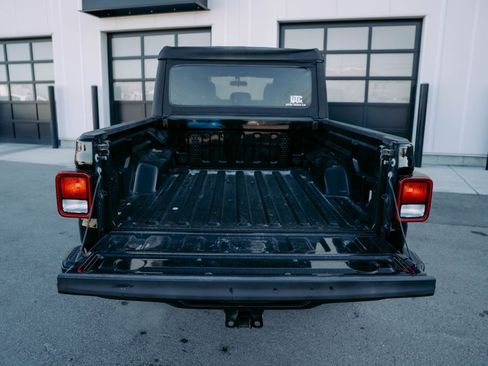 Used 2020 Jeep Gladiator Sport w/ Trailer Tow Package image 8