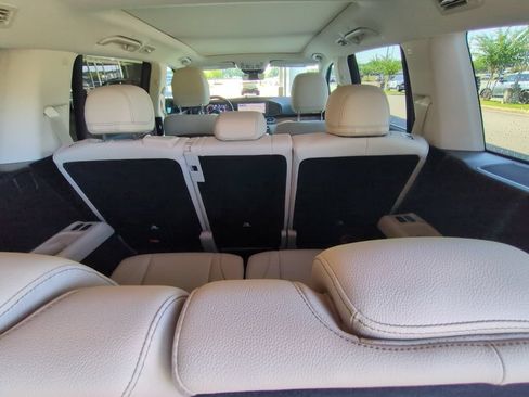 Used 2026 Mercedes-Benz GLS 450 4MATIC image 29