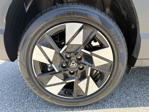 Used 2025 Hyundai Kona SEL AWD/4WD image 28