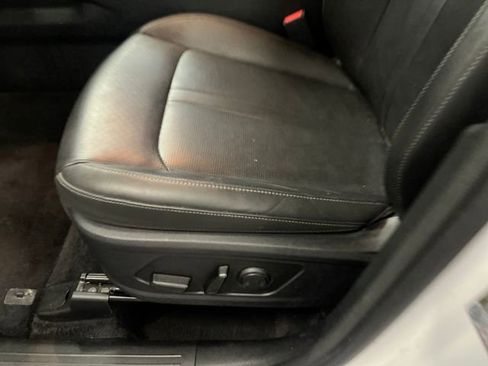 Certified 2024 Kia Sorento S image 11