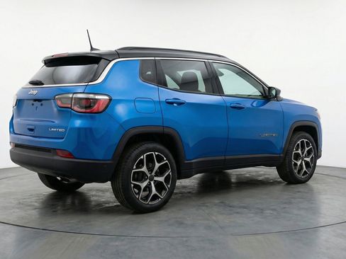 Used 2025 Jeep Compass Limited AWD/4WD image 9