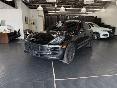 Used 2017 Porsche Macan GTS AWD/4WD image 3