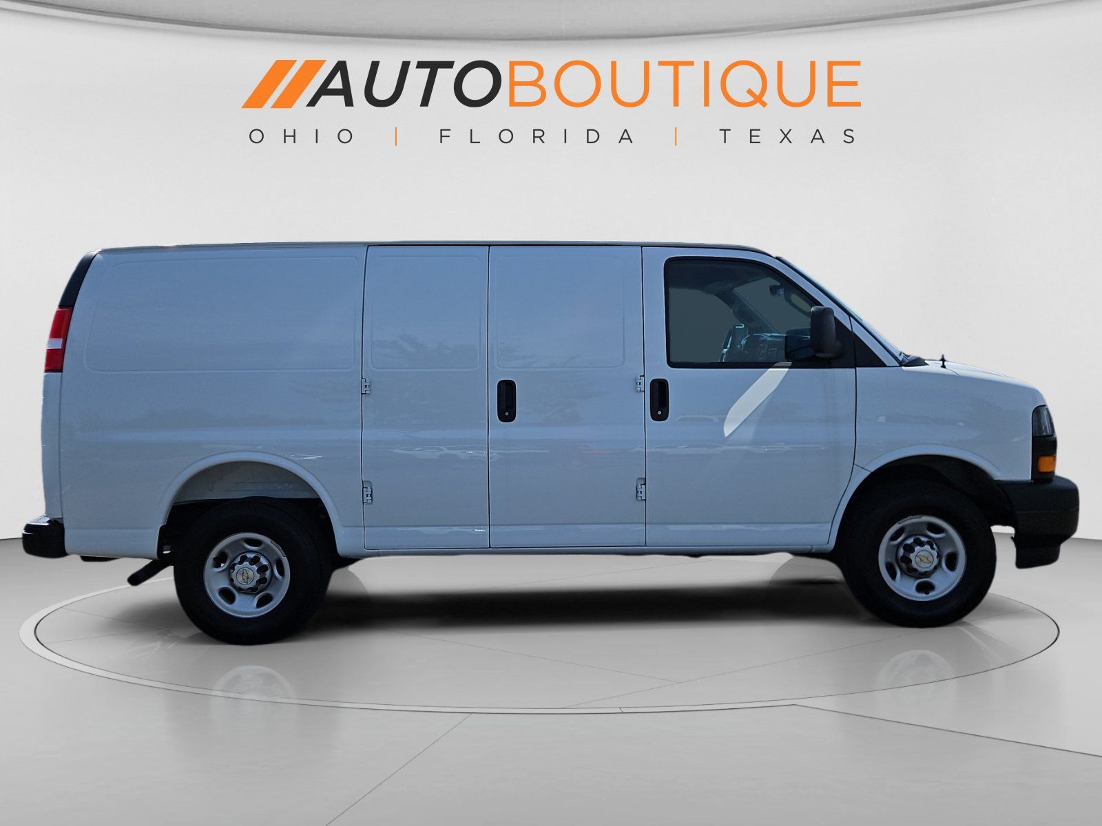 Used 2025 Chevrolet Express 2500 w/ Enhanced Convenience Package RWD image 11