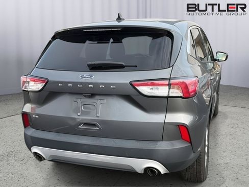 Used 2022 Ford Escape SE FWD image 8