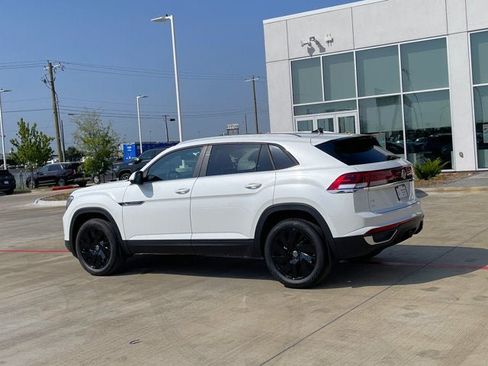 New 2026 Volkswagen Atlas Cross Sport SE FWD image 4