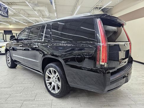 Used 2017 Cadillac Escalade ESV Premium Luxury image 12