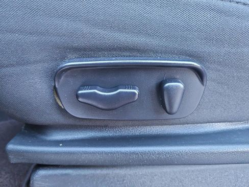 Used 2014 Nissan Titan SV w/ SV Value Truck Package image 12