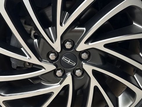 Used 2019 Lincoln Nautilus Reserve FWD image 45