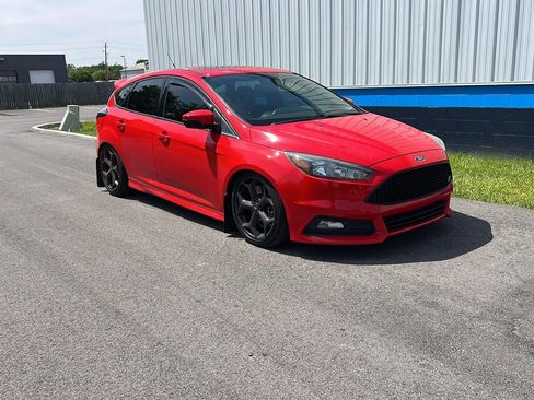 Used 2015 Ford Focus ST FWD image 3