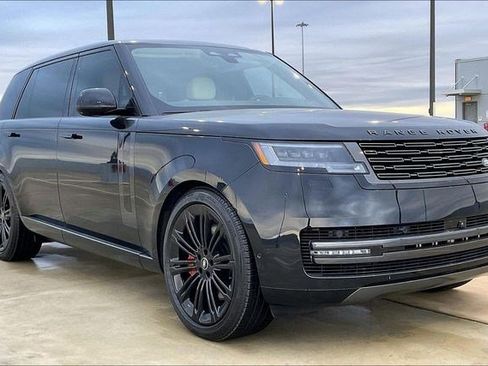 Used 2025 Land Rover Range Rover Long Wheelbase SE image 3